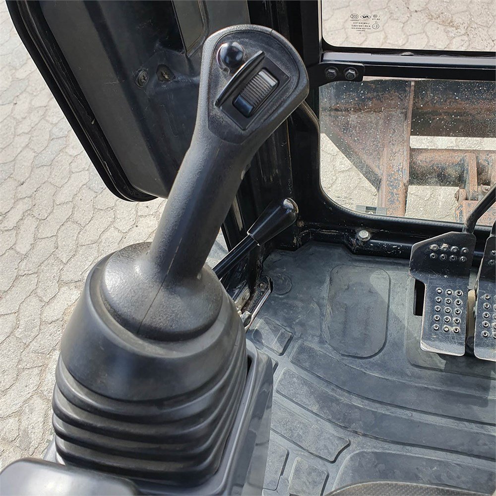 4f107004-15a1-4da0-8cfe-d0e75b0abb8f_largesize caterpillar 303.5 e cr 3t5 4 650 h 2012