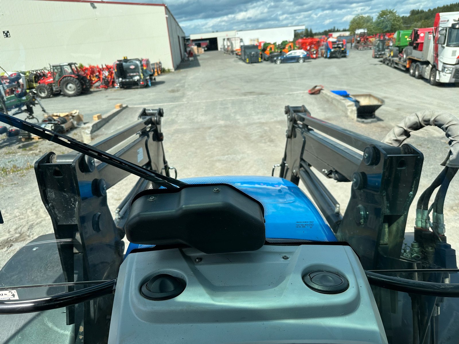 4f12dd29-a329-4490-aded-ff8b479f5862 new holland t5.115 – 115ch – 2 230 h – 2013