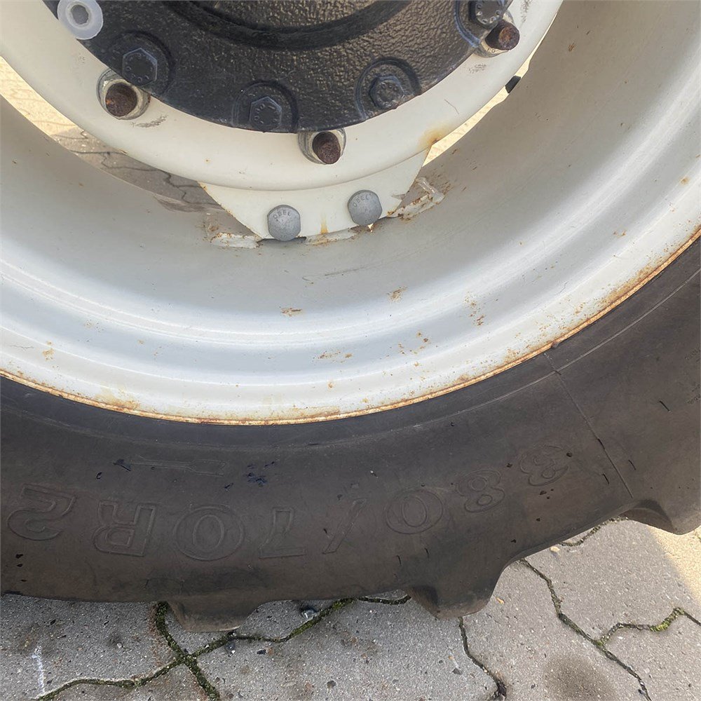 500b2727-7b69-486e-bac9-bf690d87b2c8_largesize new holland t 5070 – 115 ch – 2010 – 273 h