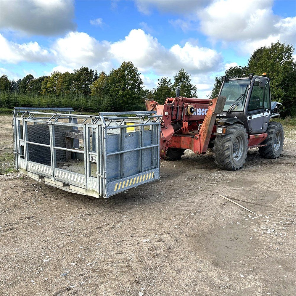 52078abc-3560-4161-8704-e1468d3ac9dd_largesize manitou mt 1740 – 17 m – 6 407 h – 2004