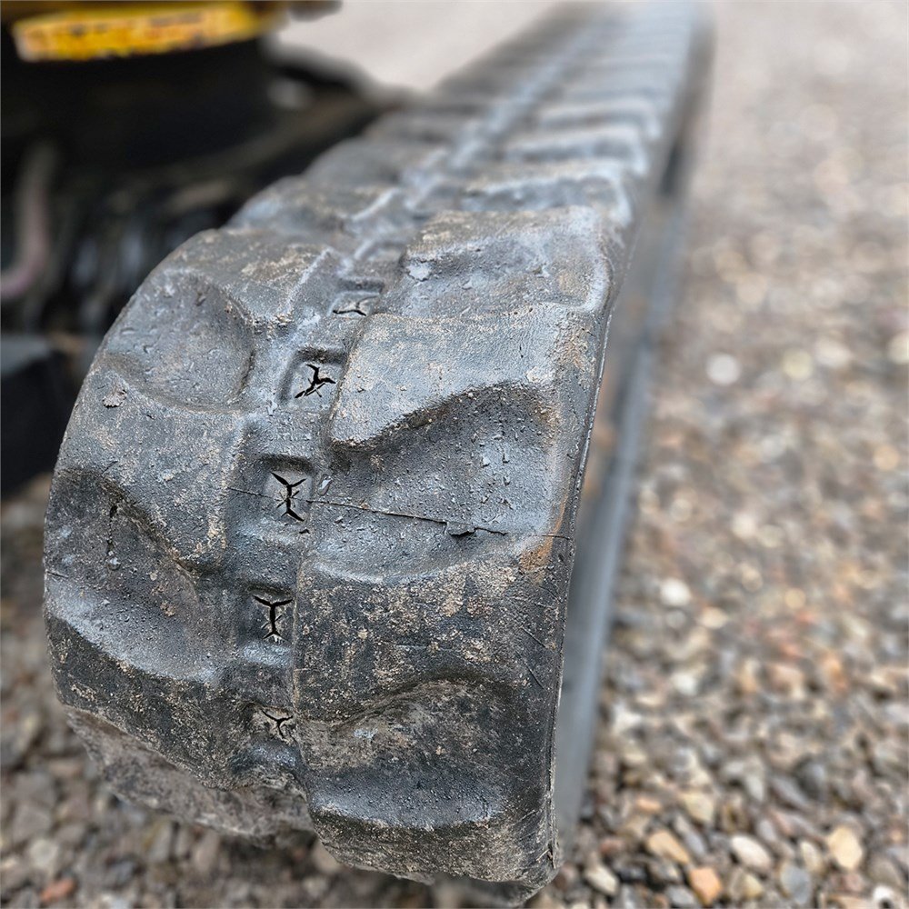 5235f742-dba8-40e2-addd-58c996d5b03e_largesize caterpillar 301.6 – 2t – 2 895 h – 2019