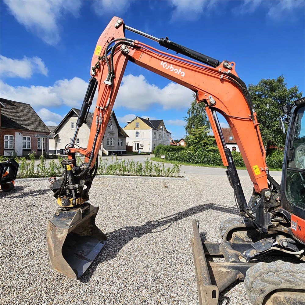 55f4705f-eac5-49c2-b42d-6cf9748a8e2f_largesize kubota kx057 4 5t7 1 795 h 2019