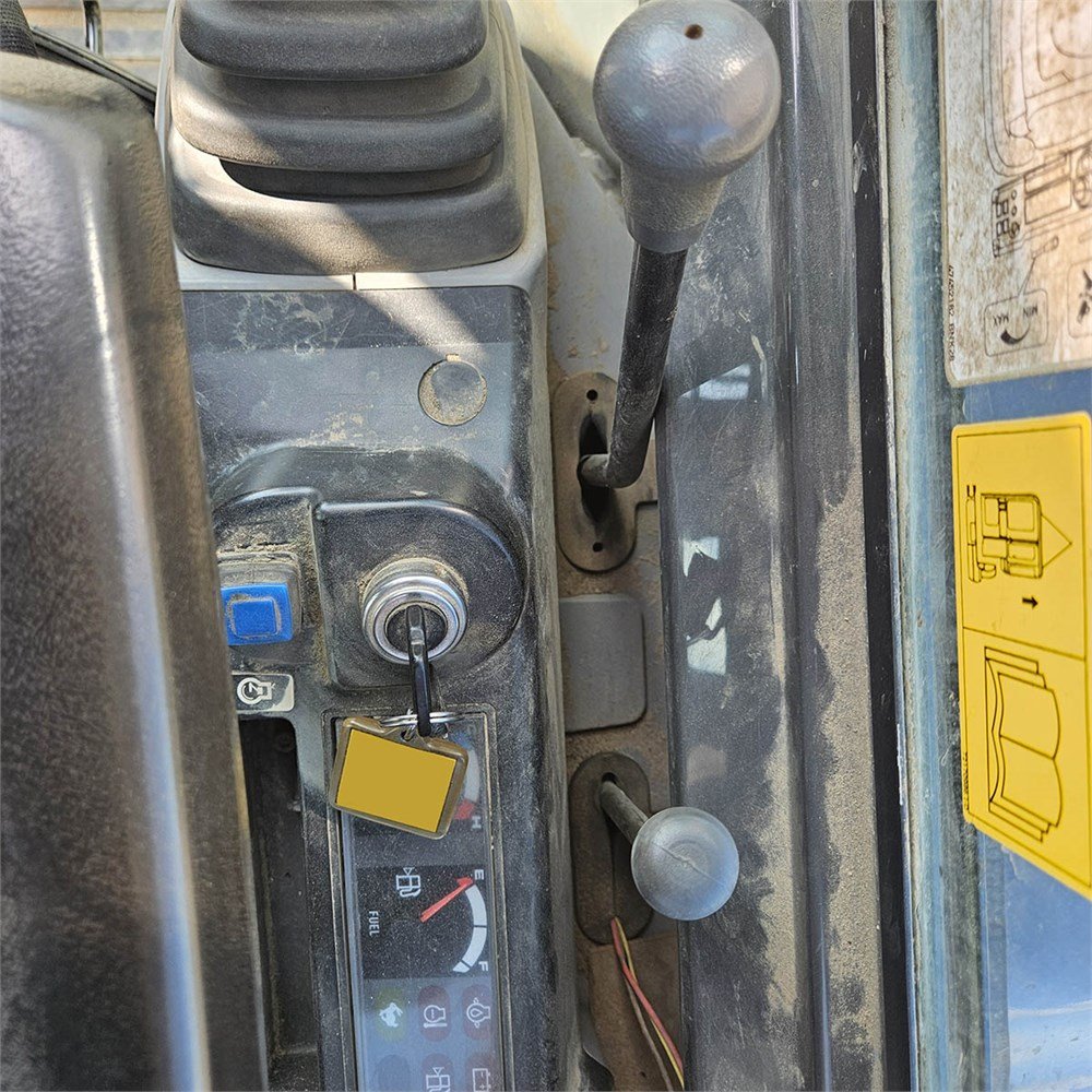 564a67ab-3838-403c-841f-00d81b66b696_largesize new holland e39 b 4t 2 786 h 2015