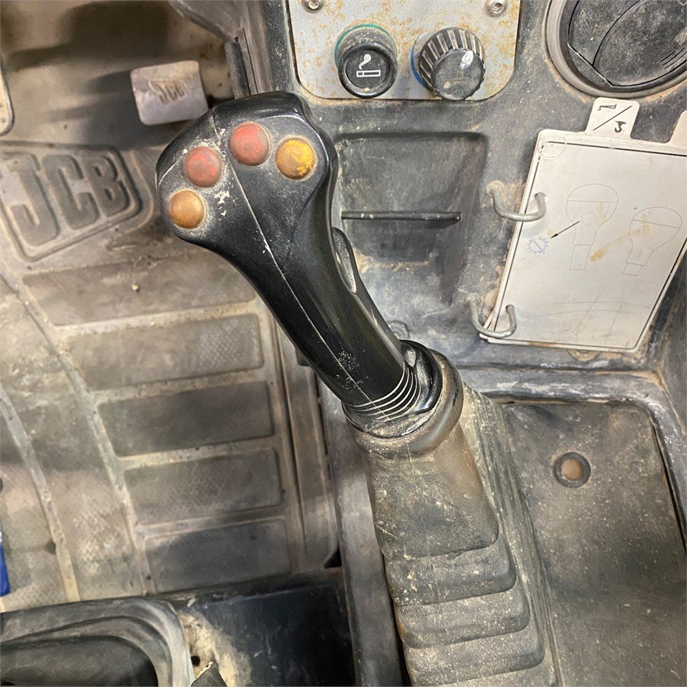 568c412a-8e2d-41d2-b6a3-b1de98918f40_largesize jcb 531 70 – 7 m – 5 000 h – 2006