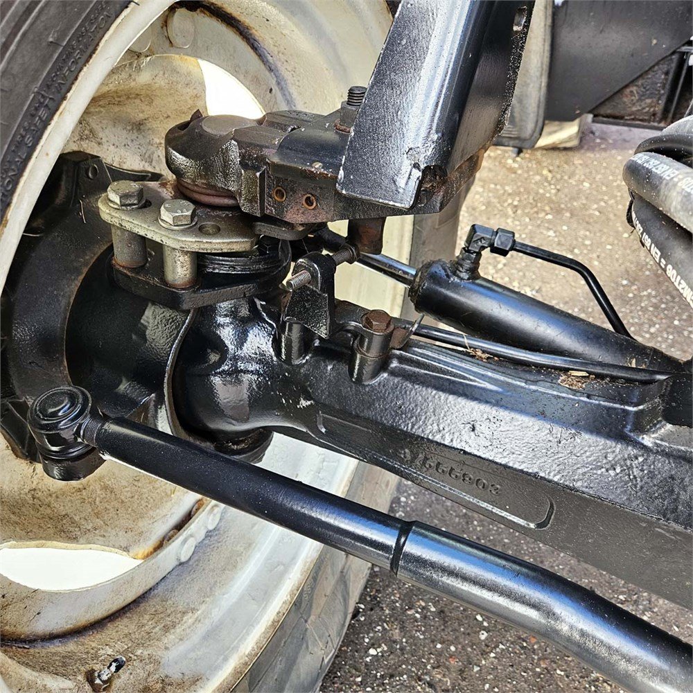 570c8ed0-18be-4e82-9fea-a4ae7023649d_largesize new holland t6020 – 112 ch – 2010 – 2612 h