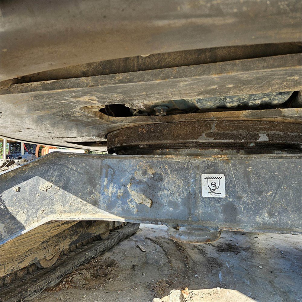 5d48190b-78e2-4fbd-a077-9c231e7676b3_largesize new holland e26c 2t6 916 h 2018