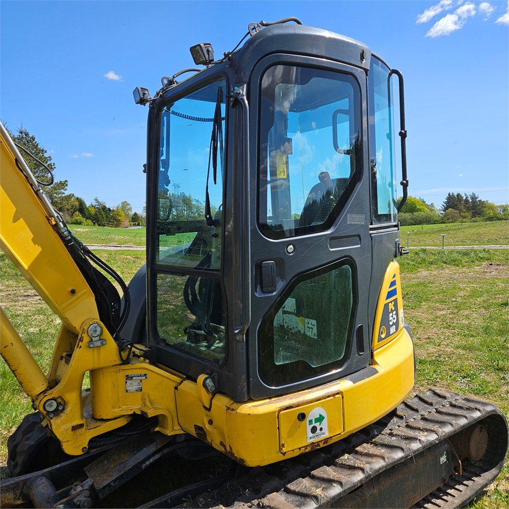 6029f2d7-3770-431a-a4cf-0079d7385ed9_largesize komatsu pc55mr 3 – 5t5 – 4 810 h – 2011