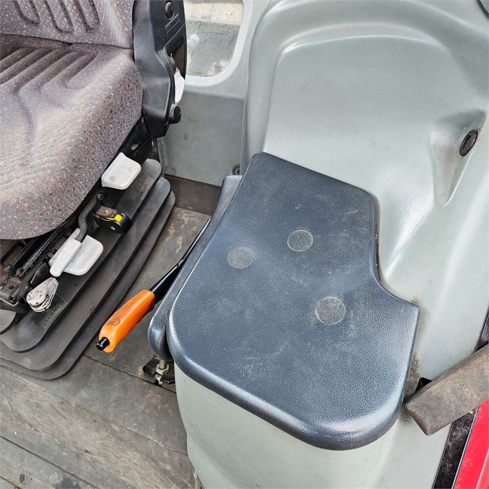 6354dedc-4d84-4725-b704-d2f1c3e6f16a_largesize massey ferguson 5465 – 109 ch – 5 715 h – 2005