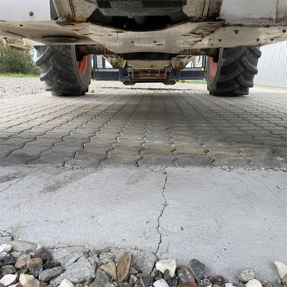 63fd6caf-613a-4d86-8618-47695da4251a_largesize bobcat t40170 17,4 m 1 687 h 2006