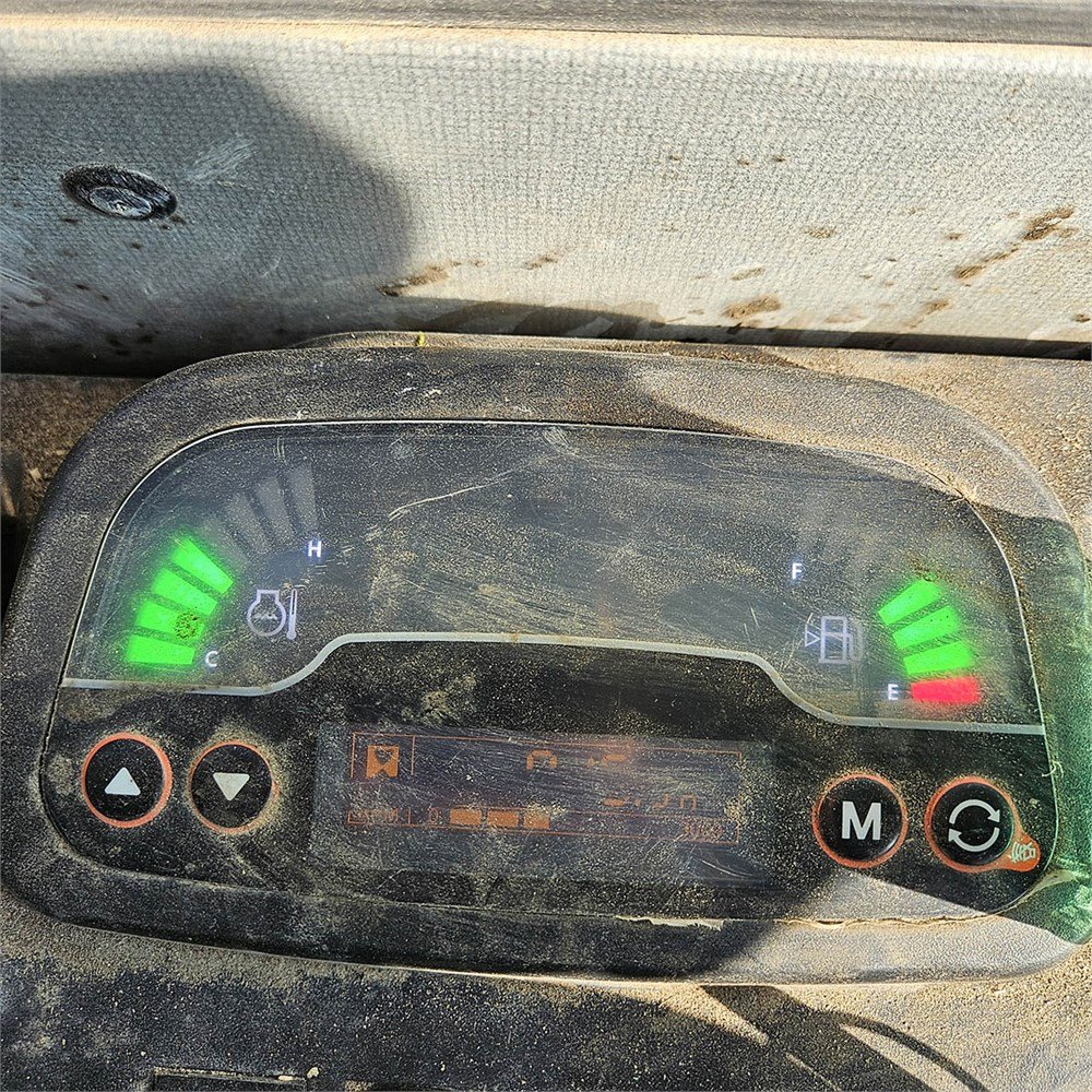 64852553-a9d8-4e0c-b0ce-9992be9ada74_largesize new holland e26c 2t6 916 h 2018