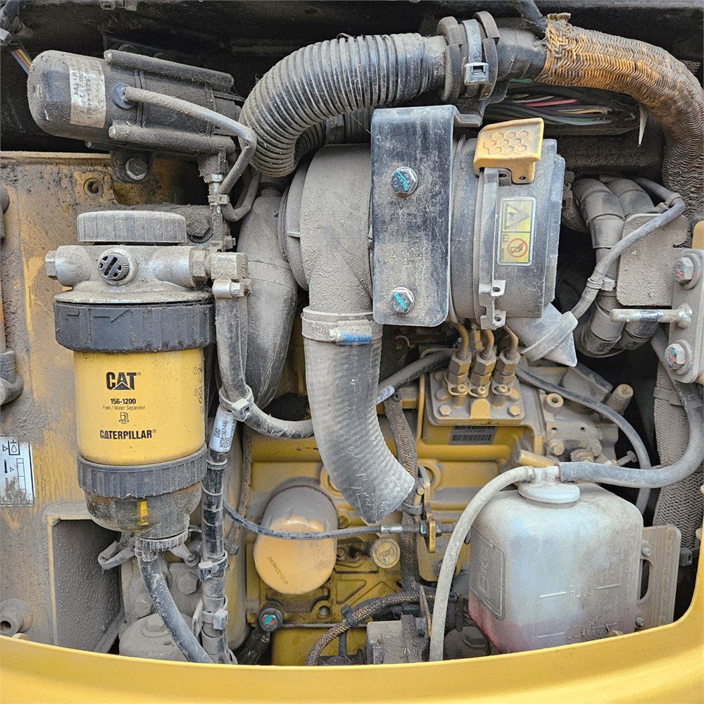 654a1c18-c353-4e5b-8303-d5eae5d9a27e_largesize caterpillar 301.6 – 2t – 2 895 h – 2019