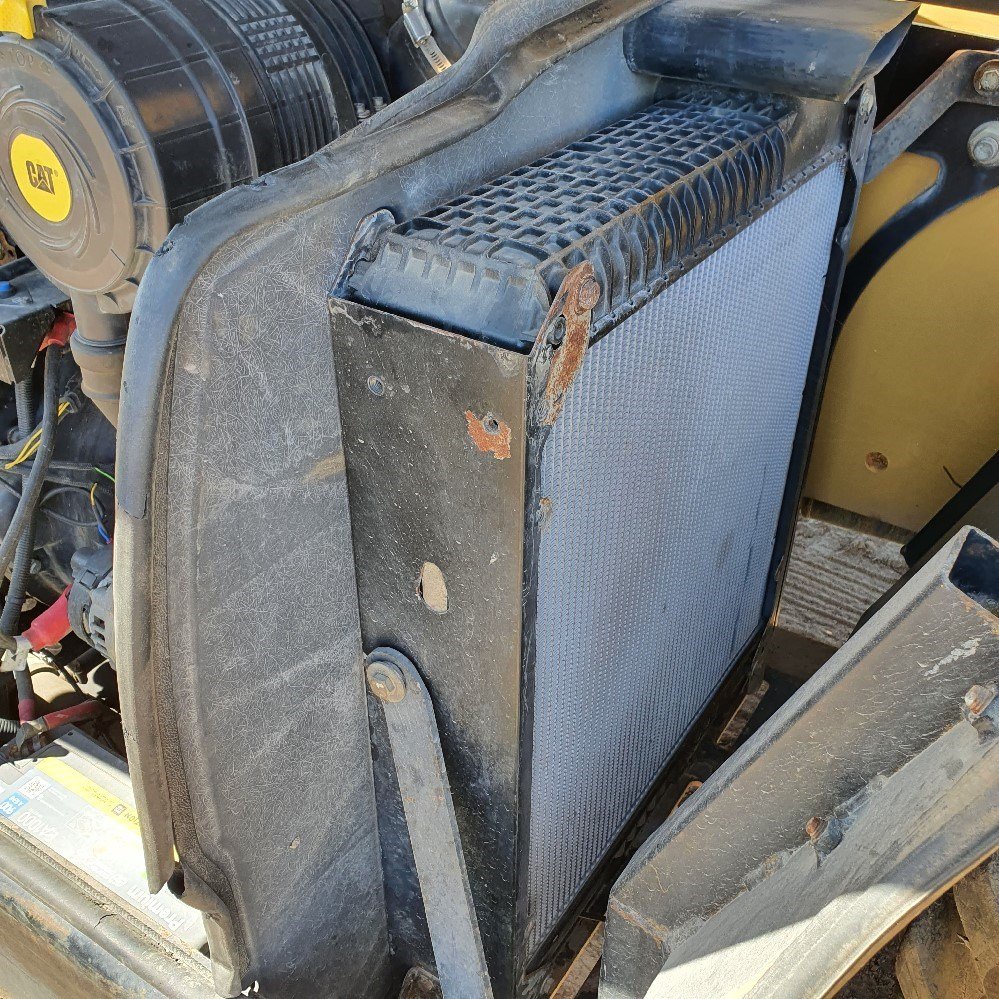 65956577-aa0f-4735-b426-d8ad09a298e1_largesize caterpillar th350b – 11 m – 3 450 h – 2004