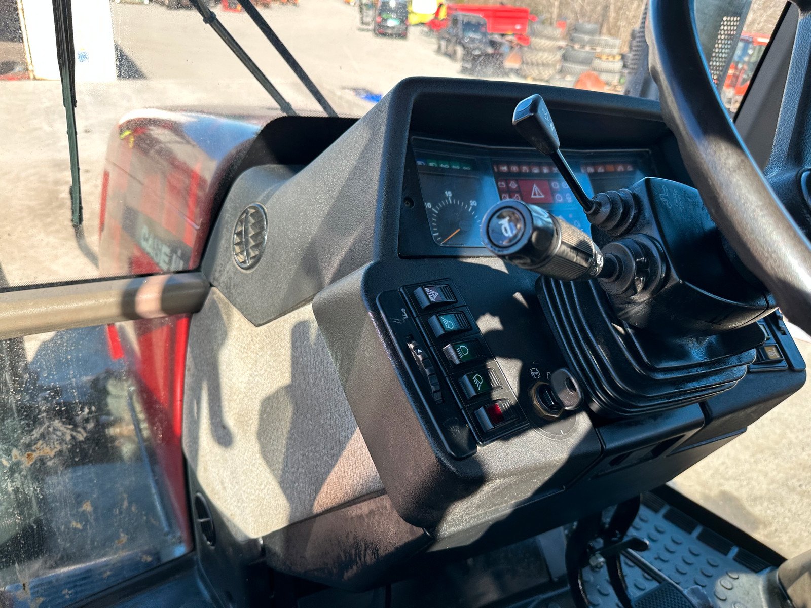 66734af0-90c4-49c6-8937-7f46cba1f900 case ih cvx 130 – 130ch – 5 600 h – 2001