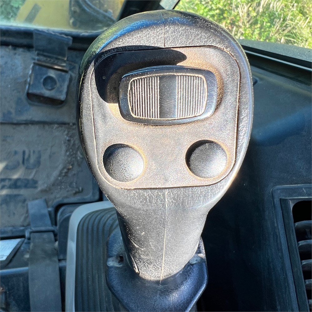 6ba36d9c-65c5-4139-bd77-387d5f11ec81_largesize komatsu pc55mr 3 – 5t3 – 4 625 h – 2012