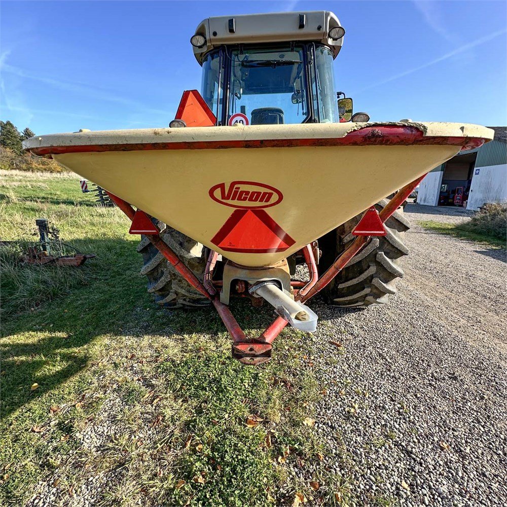 6e34ef9d-4aa5-408d-8c1e-ee26689beedd_largesize massey ferguson 6615 dyna 6 – 150 ch – 2014 – 5 390 h