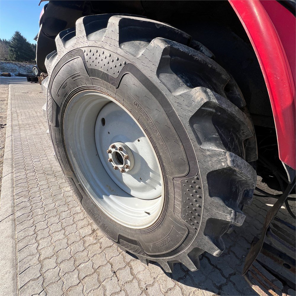 70ffe7c0-f4cb-4828-afe2-1c60e0eccb18_largesize massey ferguson 6480 dyna 6 – 145 ch – 2007 – 3 678 h