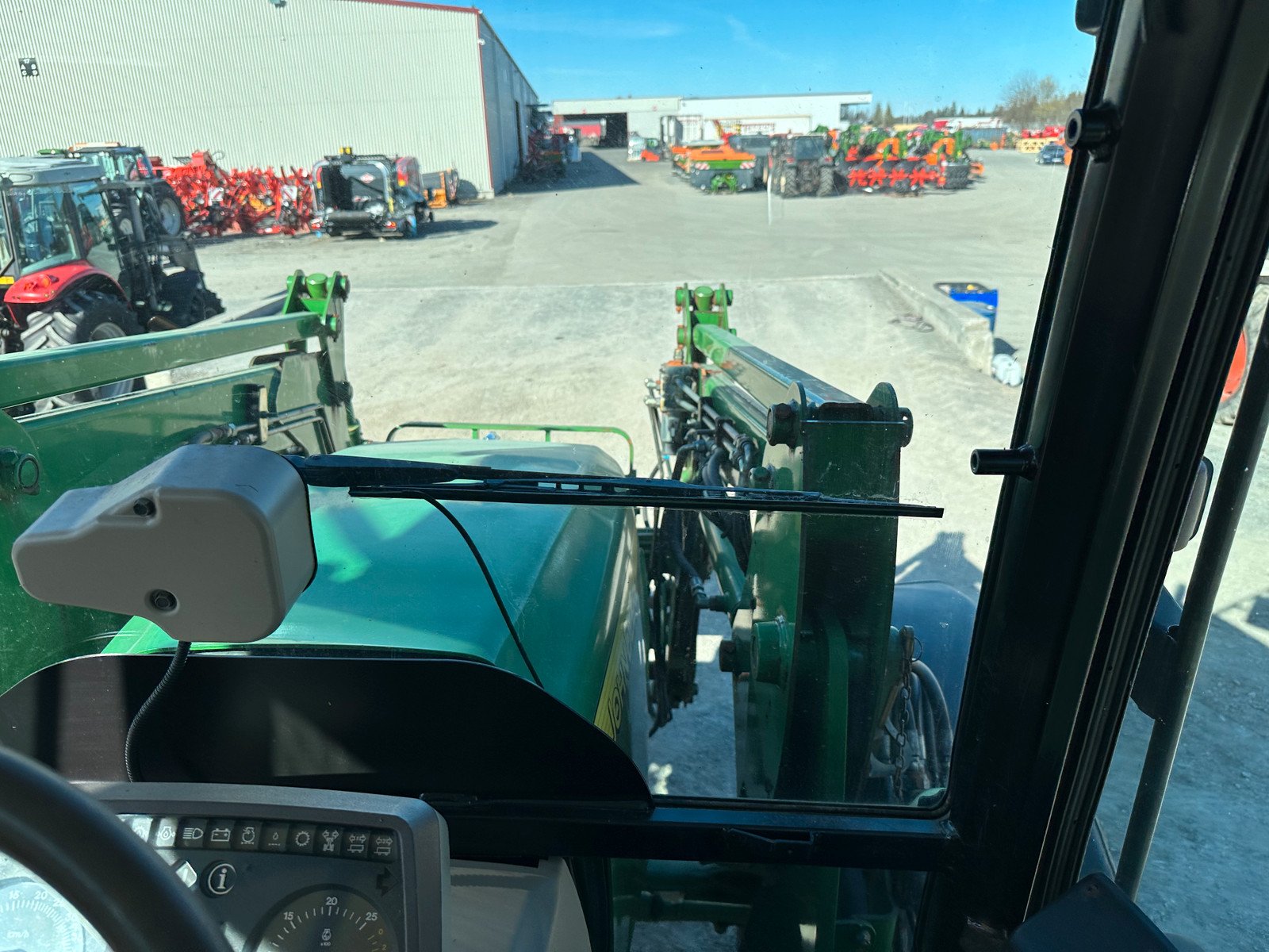 75f8e131-0d00-4605-a06e-6be4fb7750bf john deere 5820 88 ch 5 384 h 2005