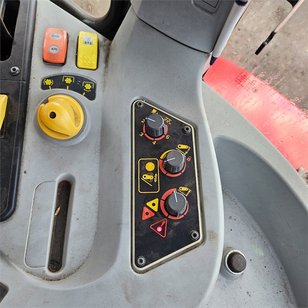 76dda5d4-fc6e-469e-b0b7-35642a52726a_largesize massey ferguson 5465 – 109 ch – 5 715 h – 2005