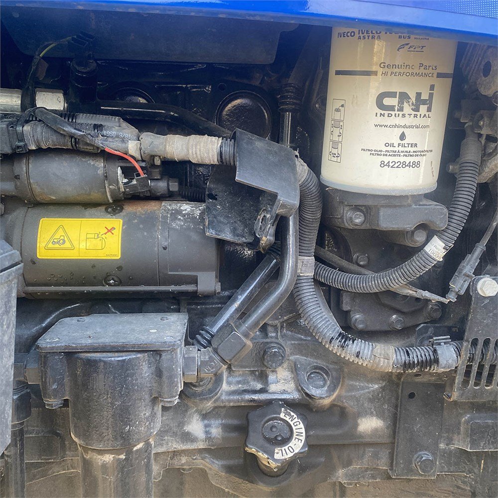 7afb6820-def5-4c96-8657-c0f96db7a841_largesize new holland t 5070 – 115 ch – 2010 – 273 h