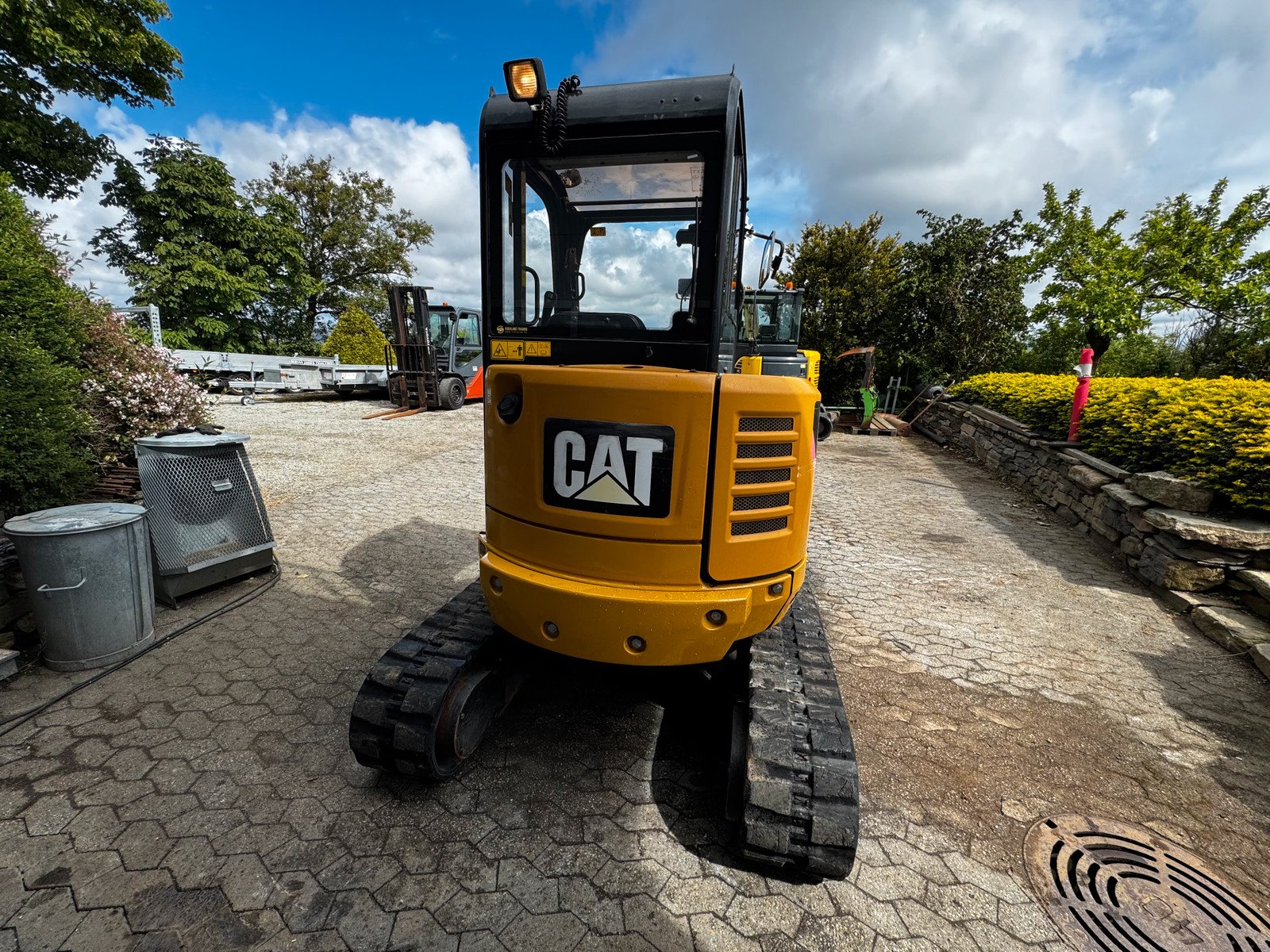 7ba06778-0a5c-40c1-a690-c147bc42b70a caterpillar 302.7 2t7 5 786 h 2016