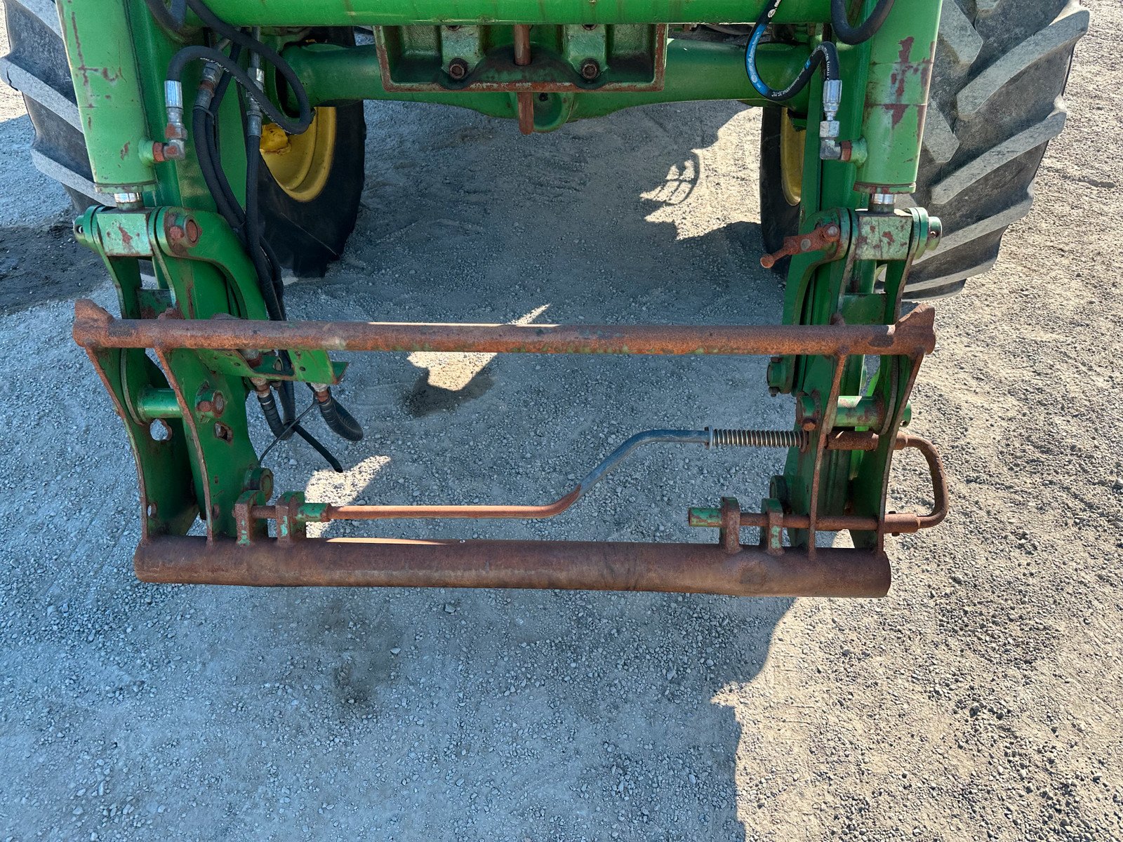 7bb24b95-2f00-41df-ba9a-6c2c2751e0d8 john deere 5820 88 ch 5 384 h 2005