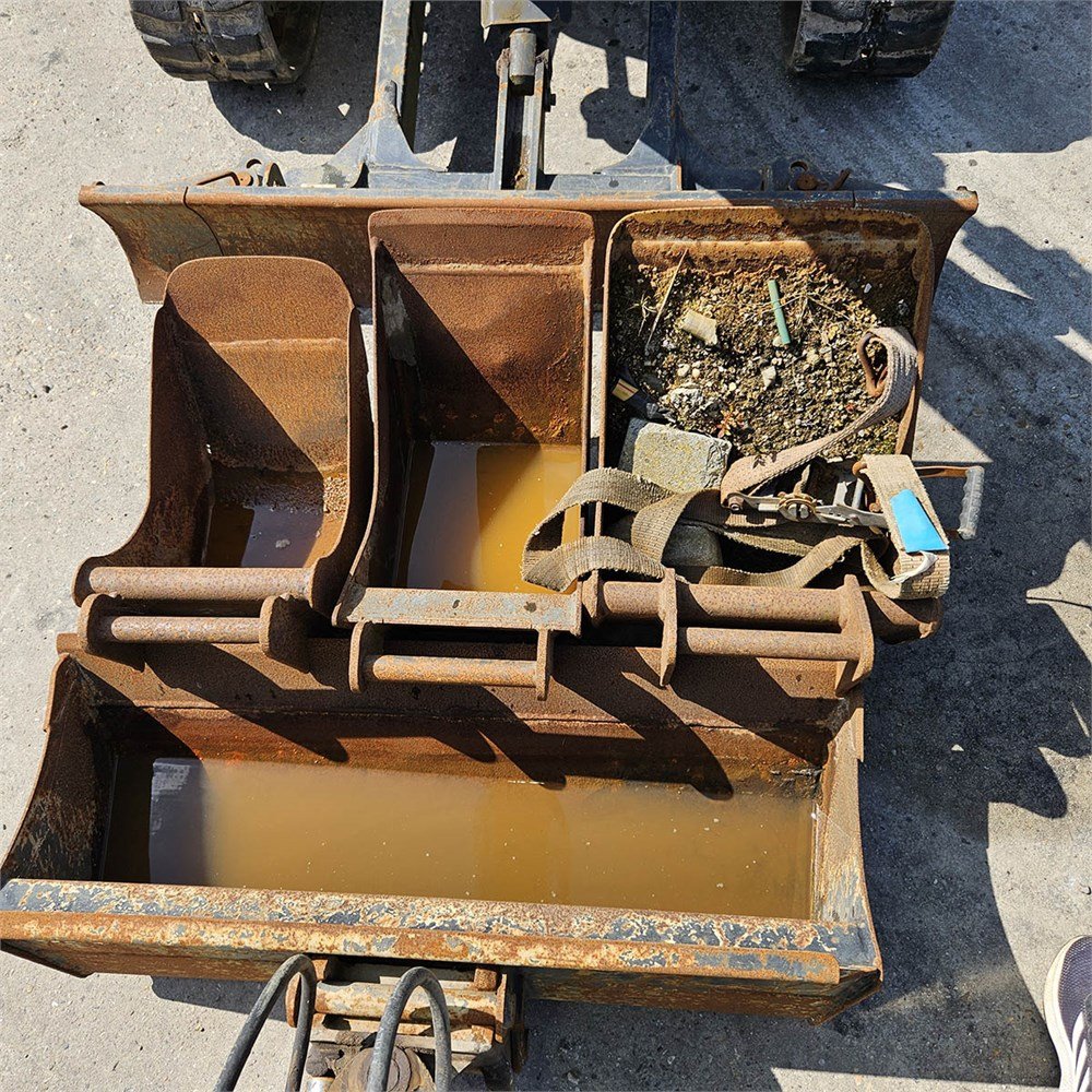 7c1f4a11-c140-4add-af9e-fc9f86dbda2b_largesize yanmar sv19 vt 2t 565 h 2022