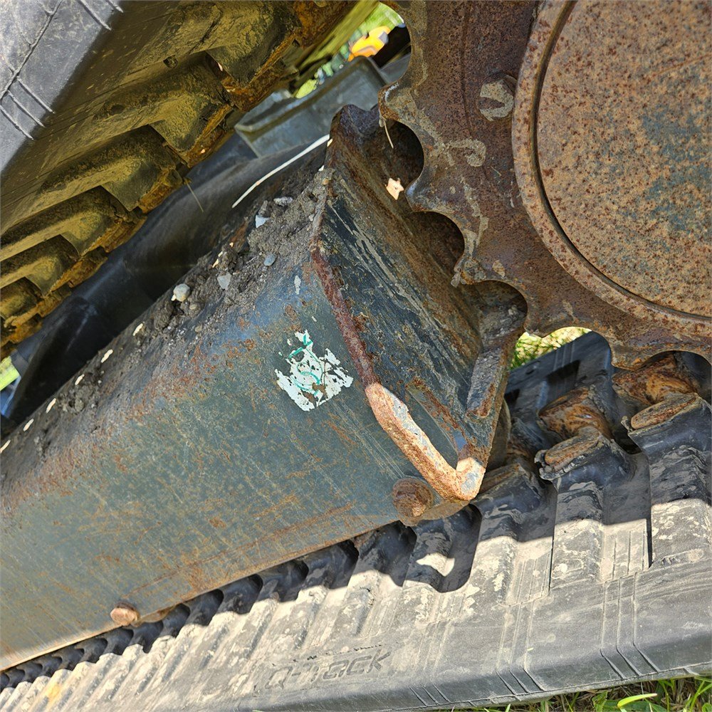 7d309efc-1553-4d44-a468-0a40da52686b_largesize komatsu pc55mr 3 – 5t5 – 4 810 h – 2011