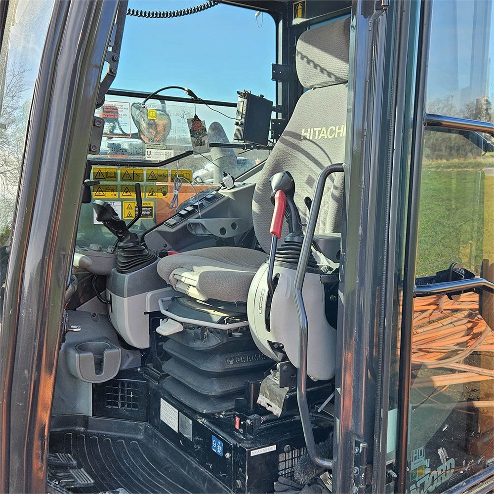 7db309b8-4ebf-4409-b55e-07cc78c68eac_largesize hitachi zx85usb 6 8t6 3 141 h 2020