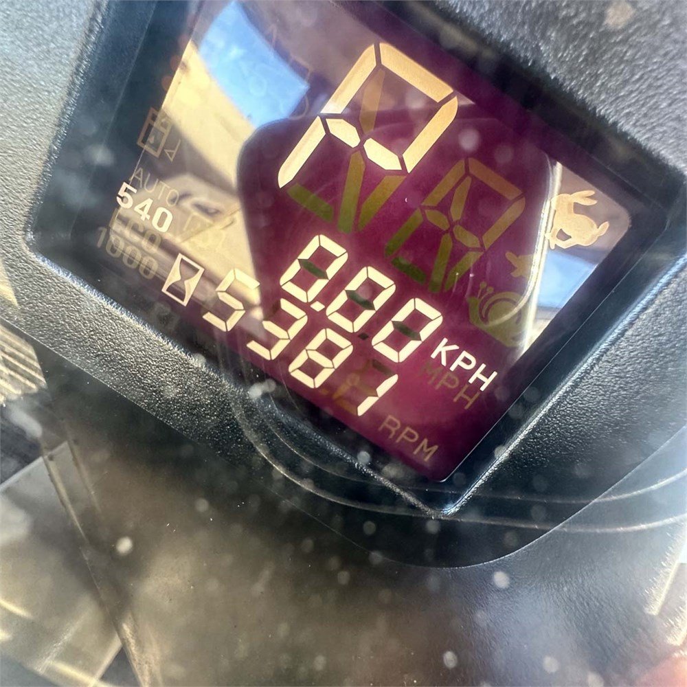 7db7d46a-0d4c-4452-b2bf-c5913e8e105f_largesize massey ferguson 6615 dyna 6 – 150 ch – 2014 – 5 390 h