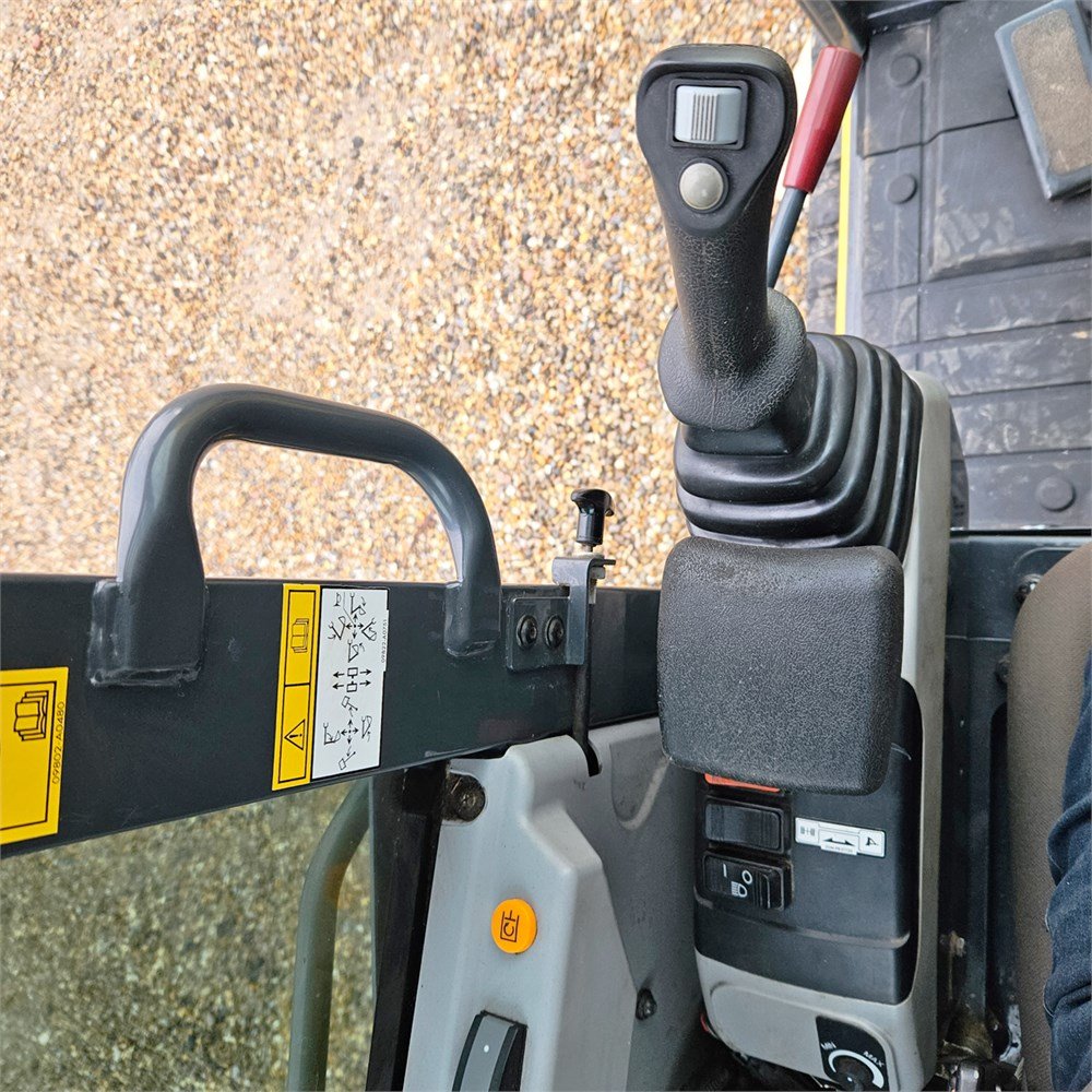 7e247abb-6c07-4e19-b96c-9b01fc8138a0_largesize komatsu pc20r 5 2t 1 169 h 2022