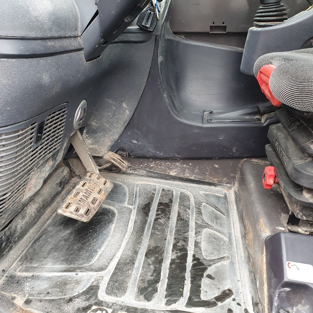 82f711cd-a656-4360-9719-be1d2afae4ff_largesize manitou mt 1840 – 18 m – 4 200 h – 2008 (télécommande + panier)