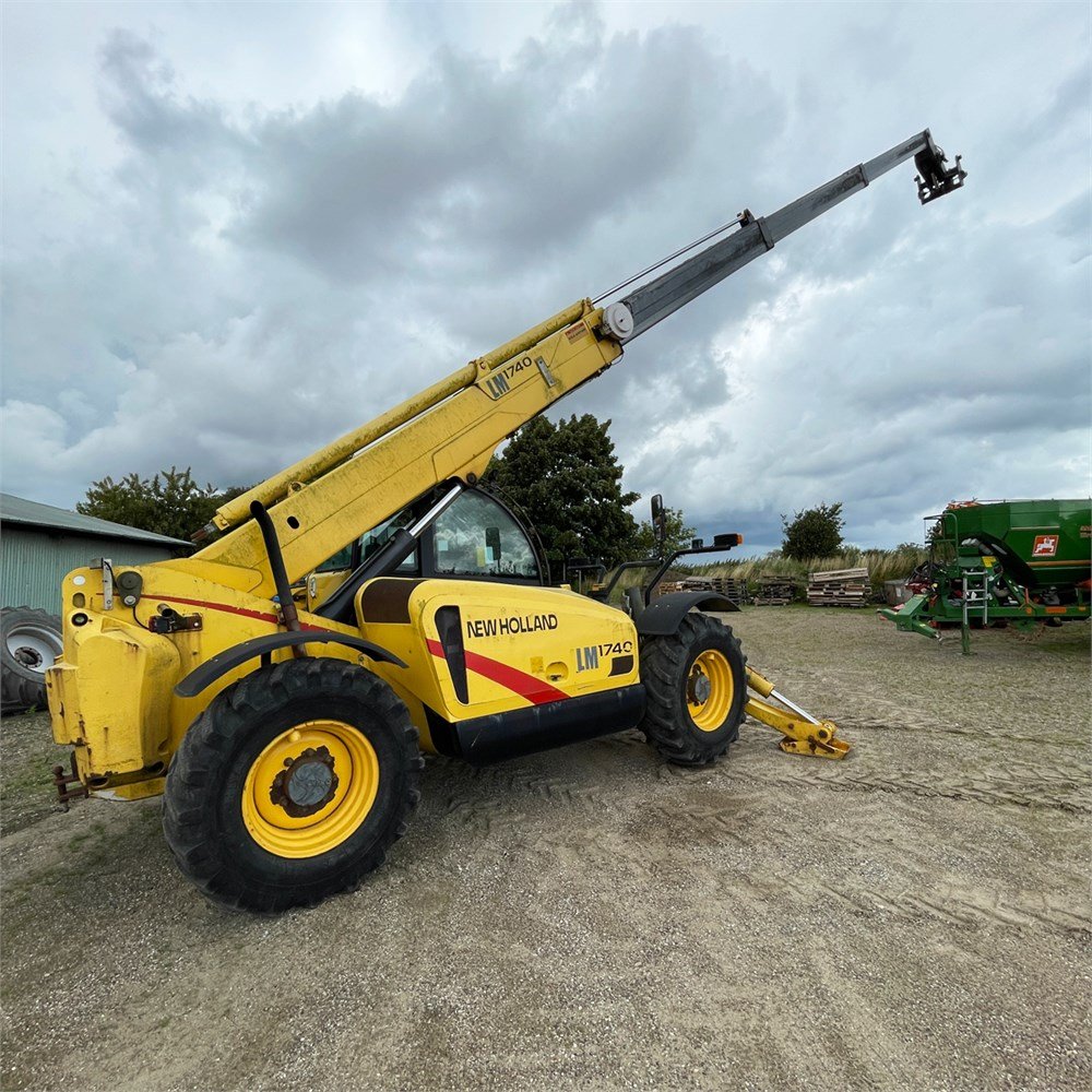 861214a1-5b57-4bf6-83e1-9368ea056c86_largesize new holland lm 1740 – 17 m – 5 200 h – 2003