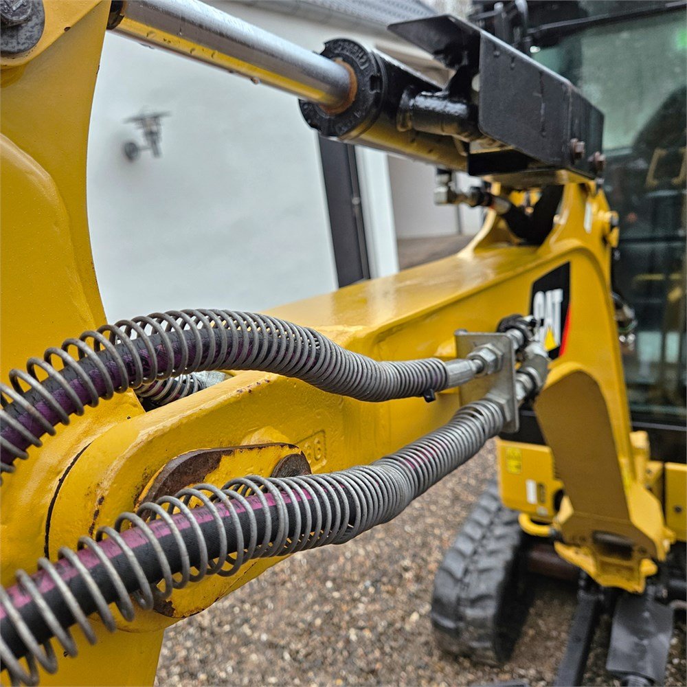 864f67b9-2844-41d8-8470-fc44c0486136_largesize caterpillar 301.6 – 2t – 2 895 h – 2019