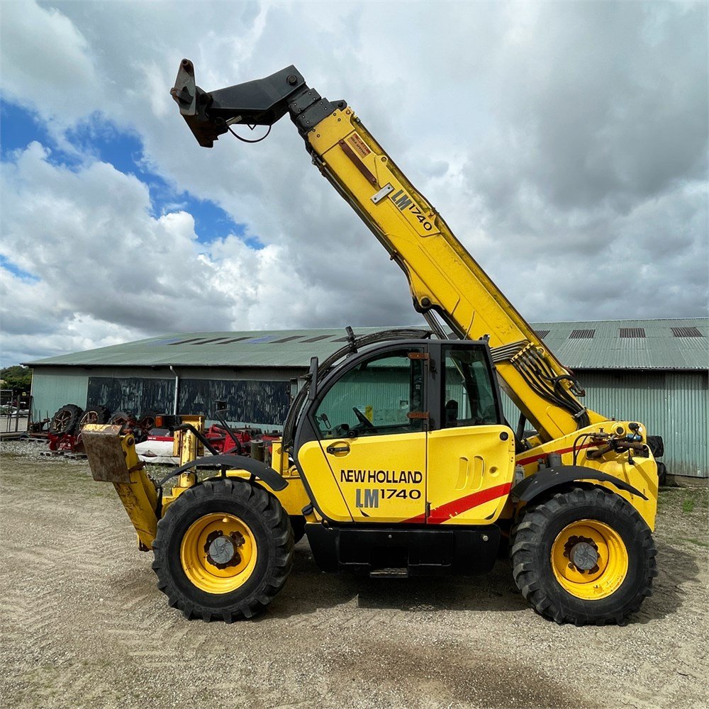 88a29e2e-0055-4a25-b044-06cbea4ea7ba_largesize new holland lm 1740 – 17 m – 5 200 h – 2003