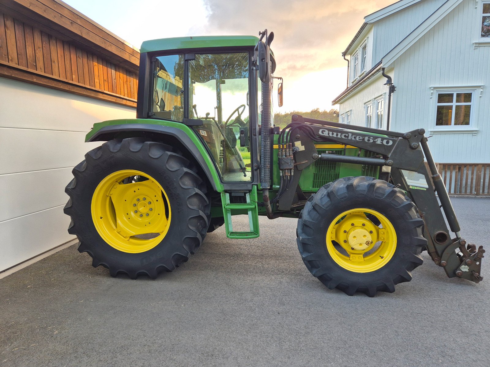 8d7474c8-7ed8-4601-addd-b93635b6de8e john deere 6200 – 85 ch – 7 024 h – 1993