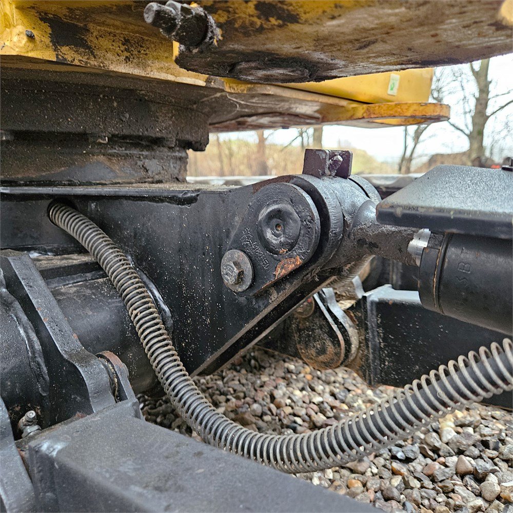 906bbec6-ee00-4e9e-817f-9838bfebd4eb_largesize caterpillar 301.6 – 2t – 2 895 h – 2019