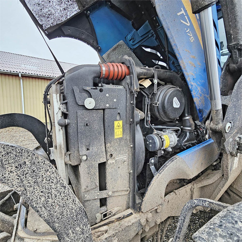948320b5-5418-497b-af58-ad79b8e55047_largesize new holland t7.175 e1 – 155 ch – 2018 – 4 658 h