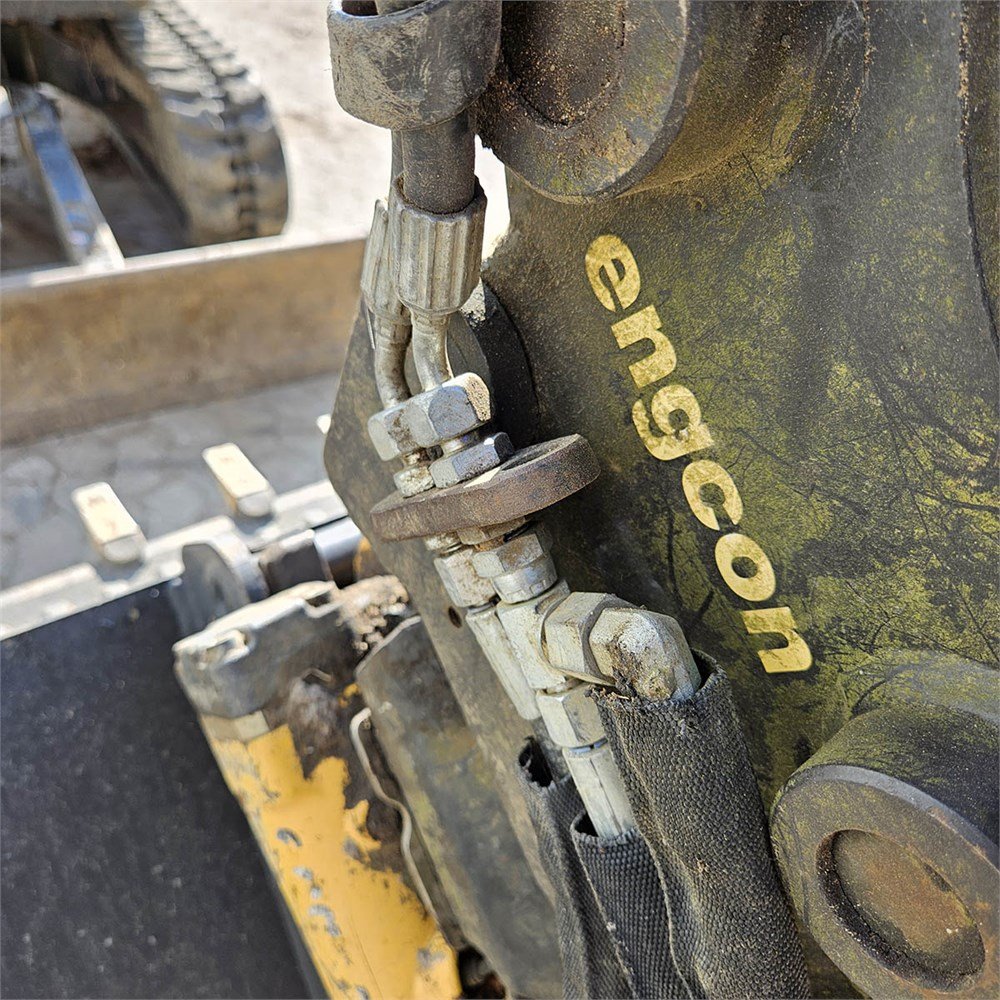 95a62702-4fff-4242-9ab8-b74c33cb9408_largesize new holland e26c 2t6 916 h 2018