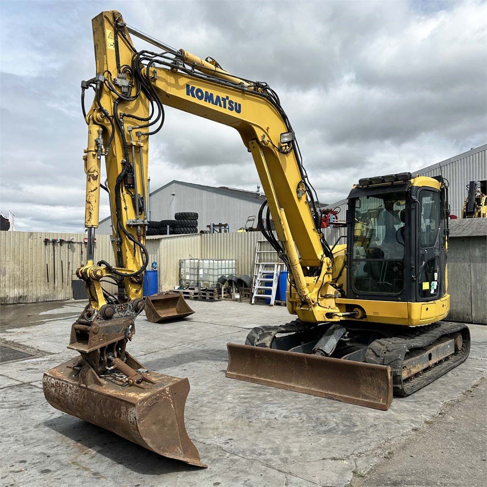 966fb1ca-9653-4021-a996-299db7aed9f1_largesize komatsu pc88mr 8 8t8 5 250 h 2014