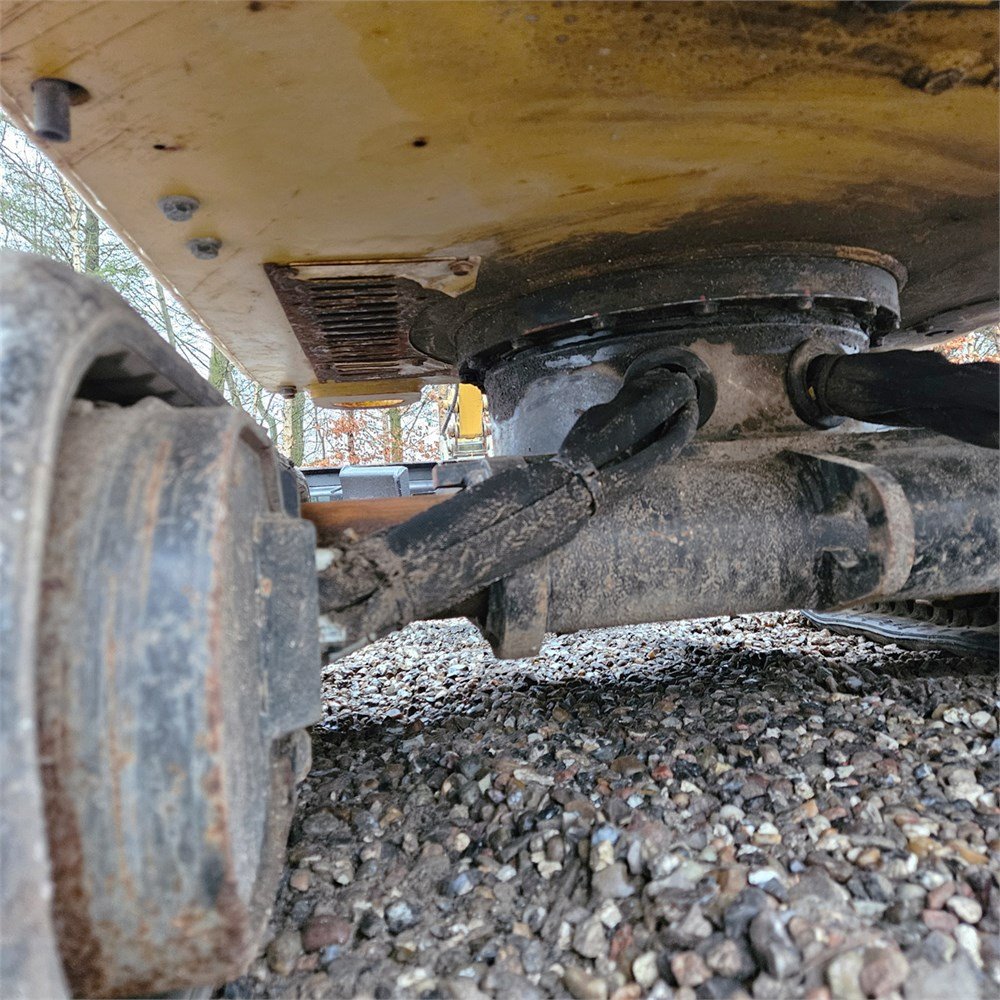 97f29a0f-16c5-41c9-86a6-7290926ecd87_largesize caterpillar 301.6 – 2t – 2 895 h – 2019