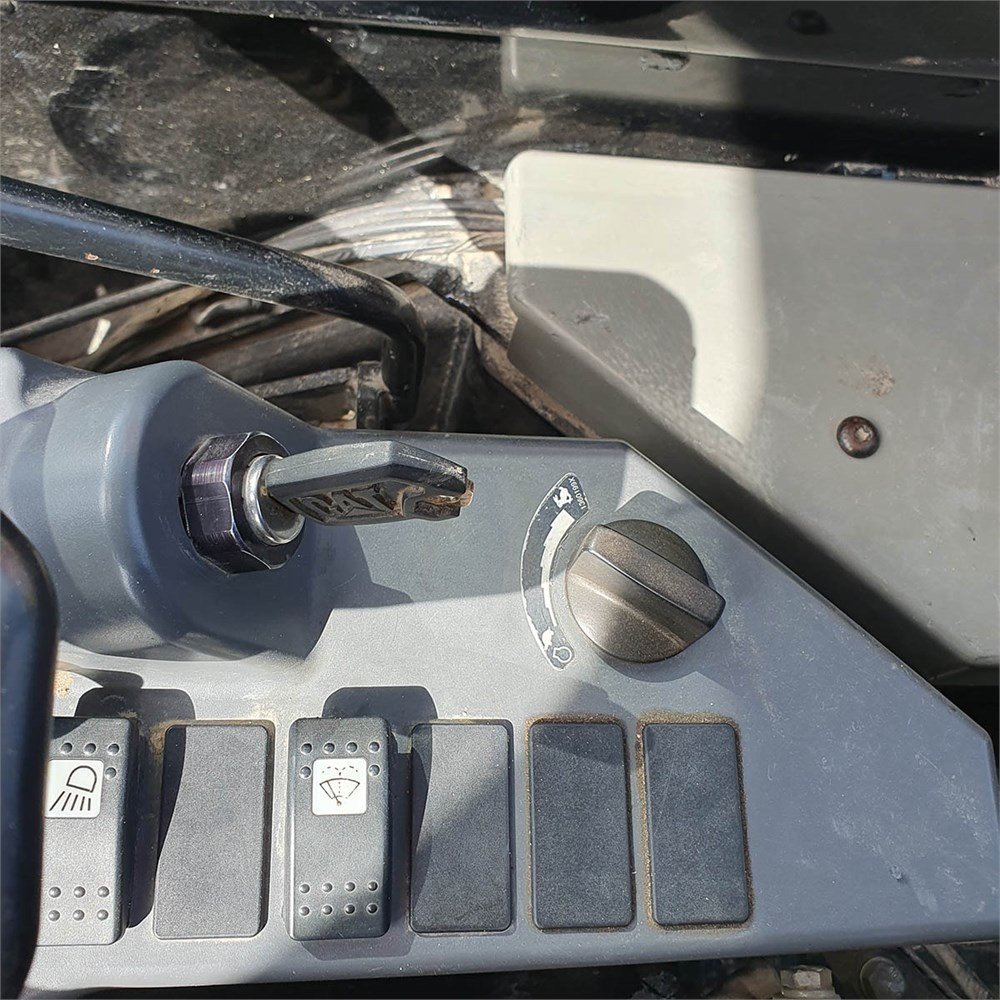 9ce24c48-3e40-41e9-8ce3-dd6b130f7908_largesize caterpillar 303.5 e cr 3t5 4 650 h 2012