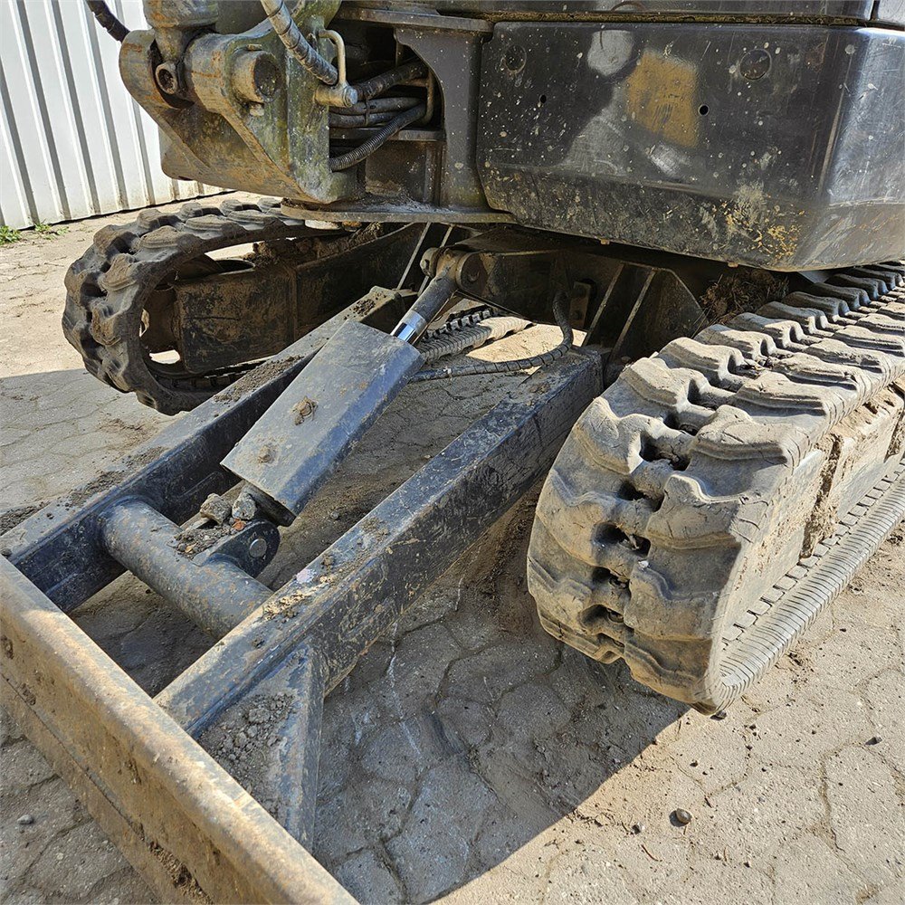 9dbf6ea2-beaf-4d77-95e4-180a88f3f771_largesize new holland e26c 2t6 916 h 2018