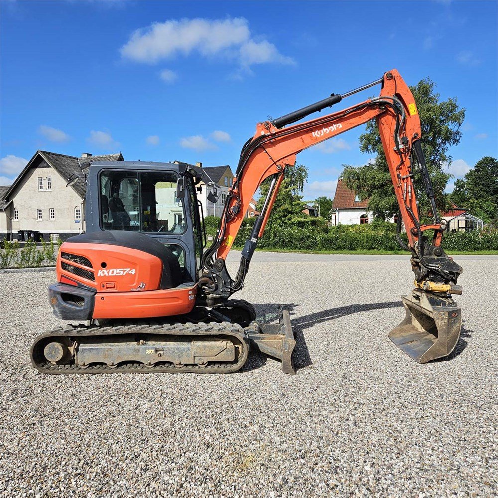 9eac3e9f-da01-4049-9bc9-5424f532783d_largesize kubota kx057 4 5t7 1 795 h 2019