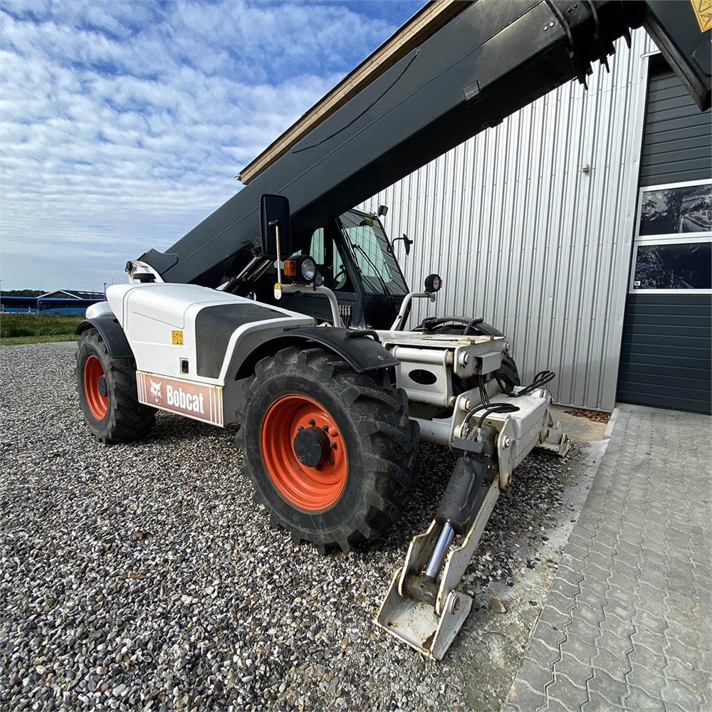 Bobcat T40170 3 bobcat t40170 17,4 m 1 687 h 2006