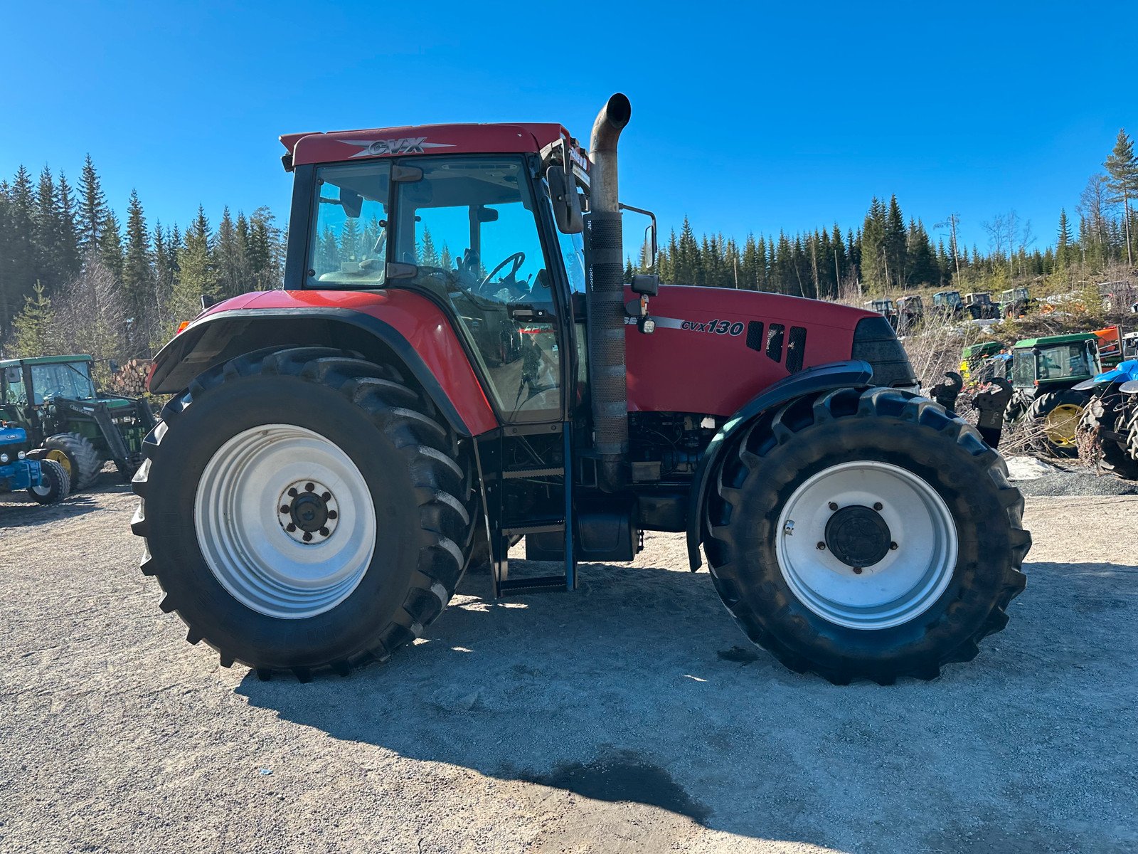 CASE IH CVX 130 4 case ih cvx 130 – 130ch – 5 600 h – 2001