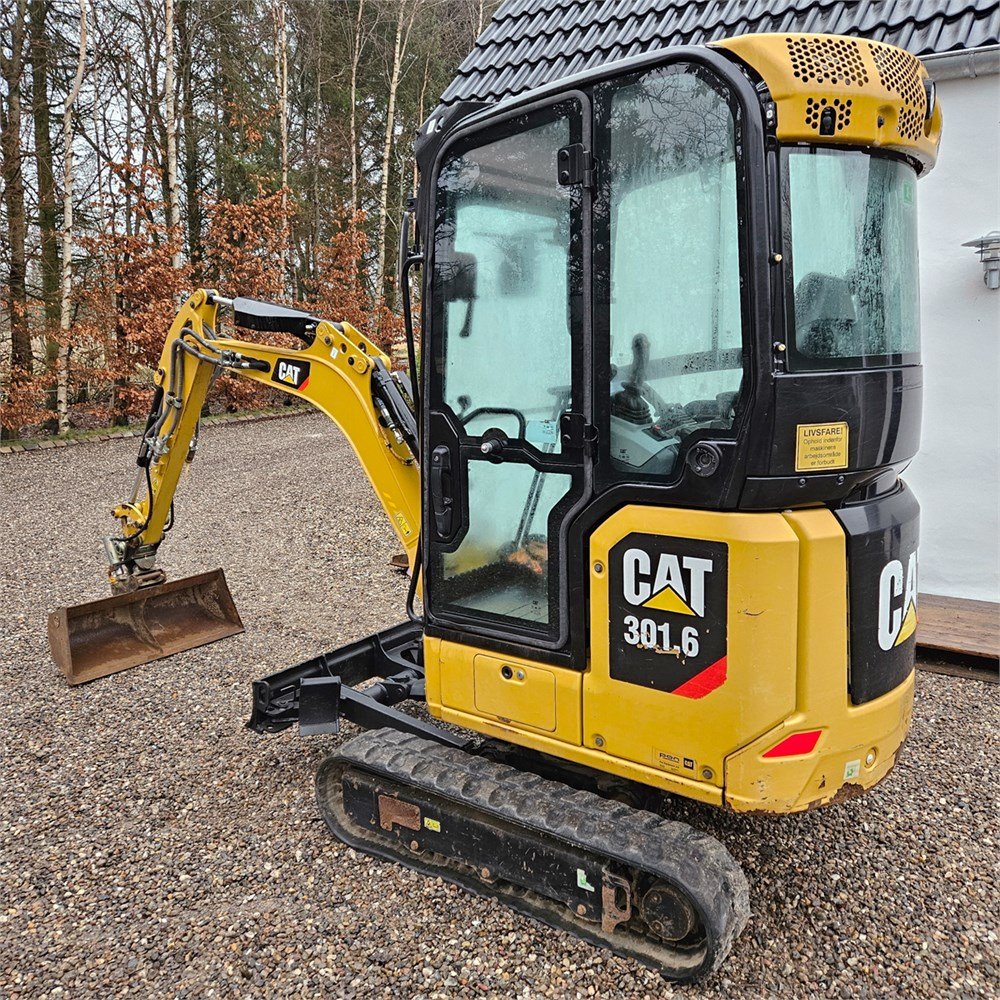CATERPILLAR 301.6 2 caterpillar 301.6 – 2t – 2 895 h – 2019