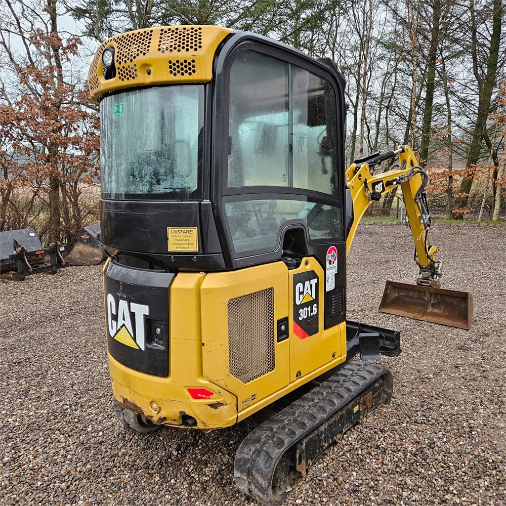 CATERPILLAR 301.6 3 caterpillar 301.6 – 2t – 2 895 h – 2019