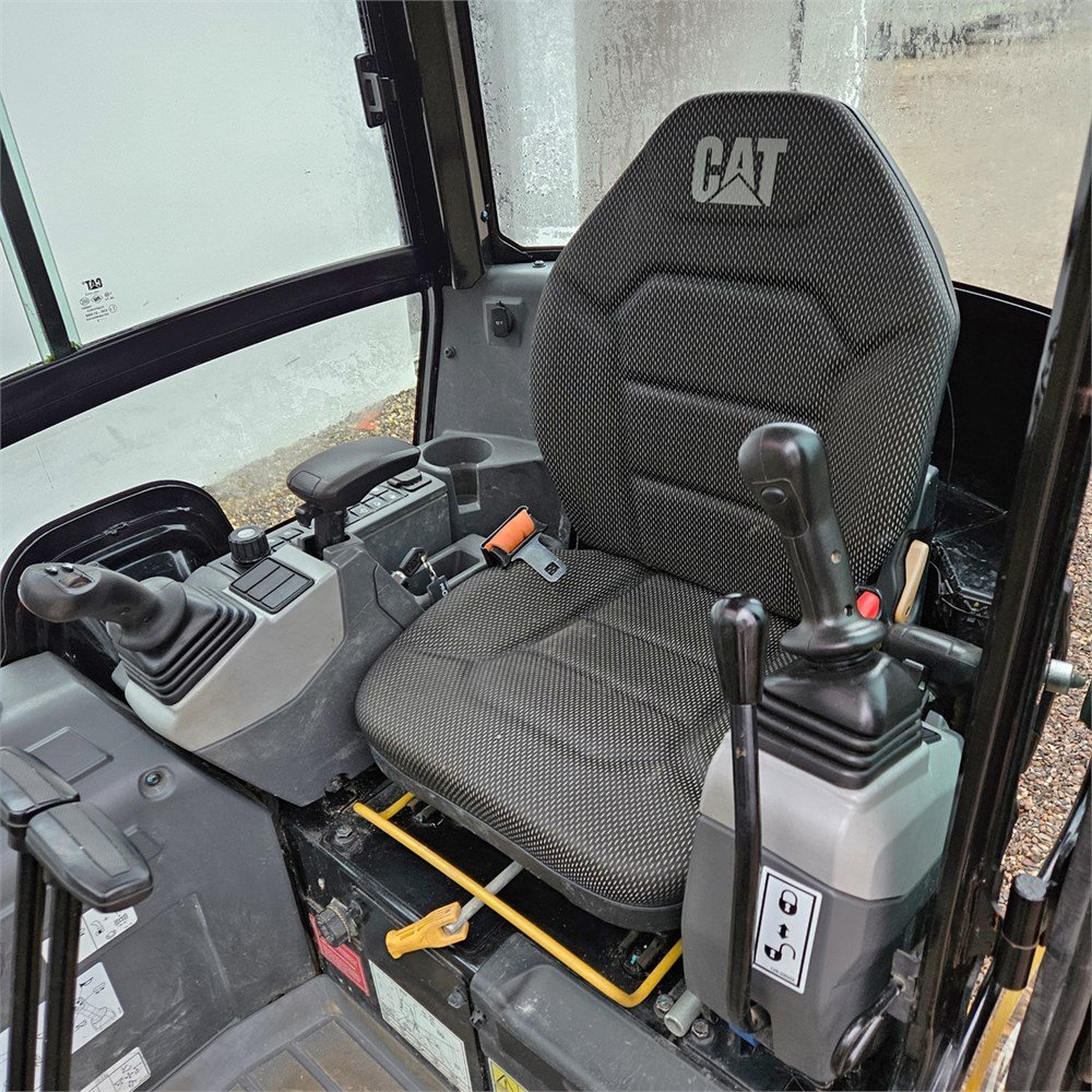 CATERPILLAR 301.6 5 caterpillar 301.6 – 2t – 2 895 h – 2019