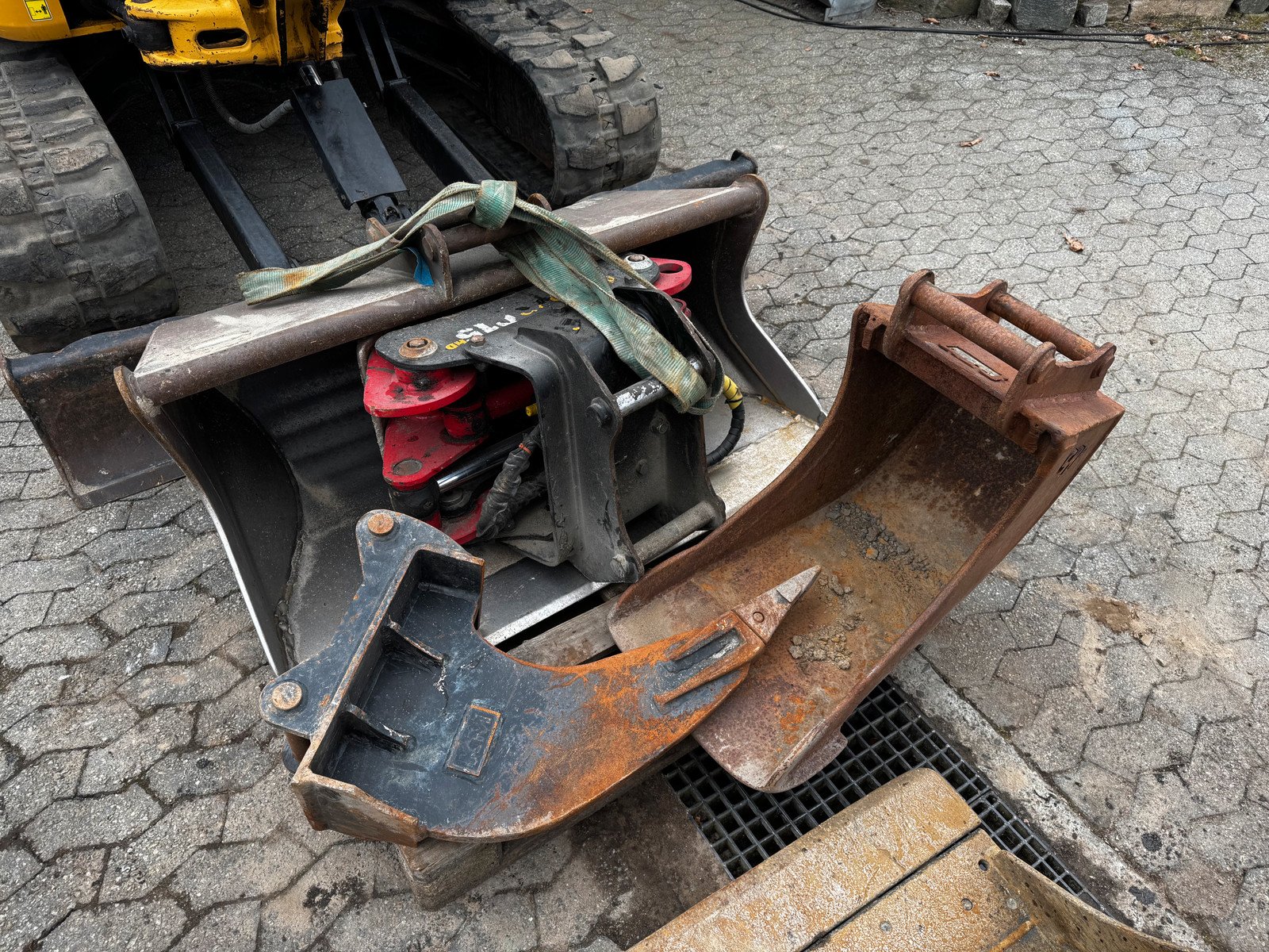 Cat 305.5 CR 29 cat 305.5 cr 5t5 3 922 h 2011