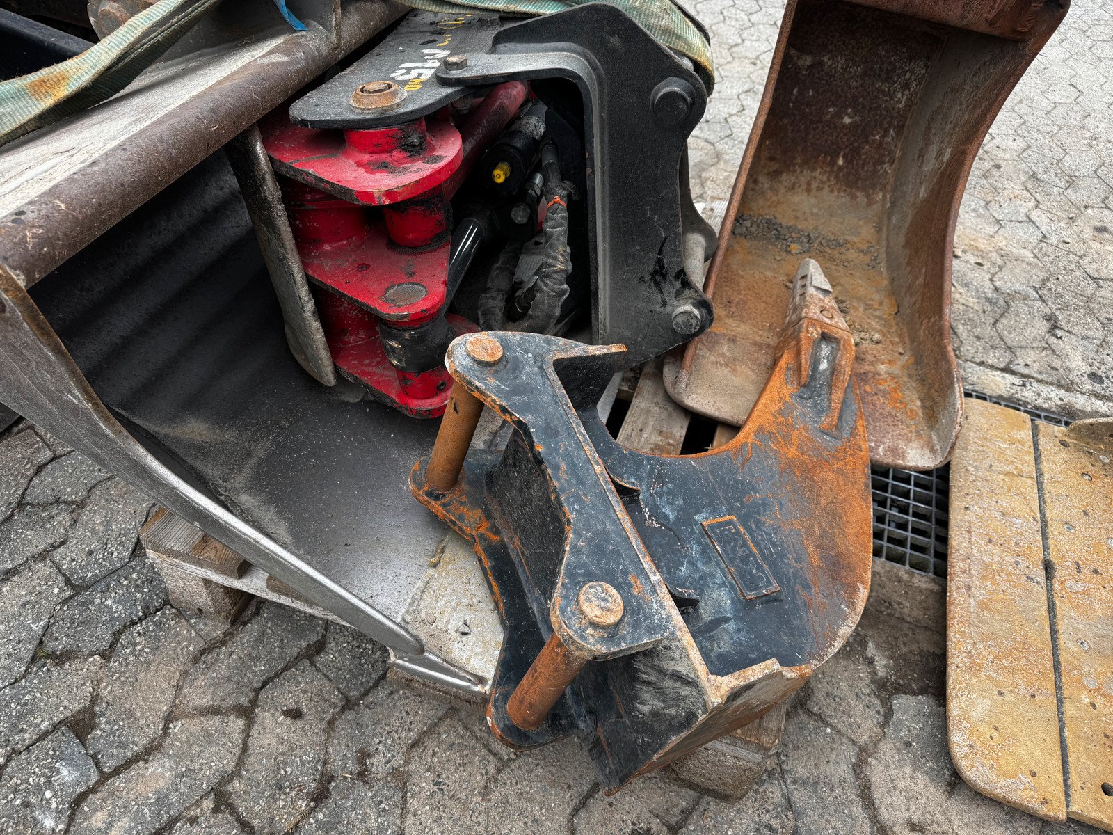 Cat 305.5 CR 32 cat 305.5 cr 5t5 3 922 h 2011